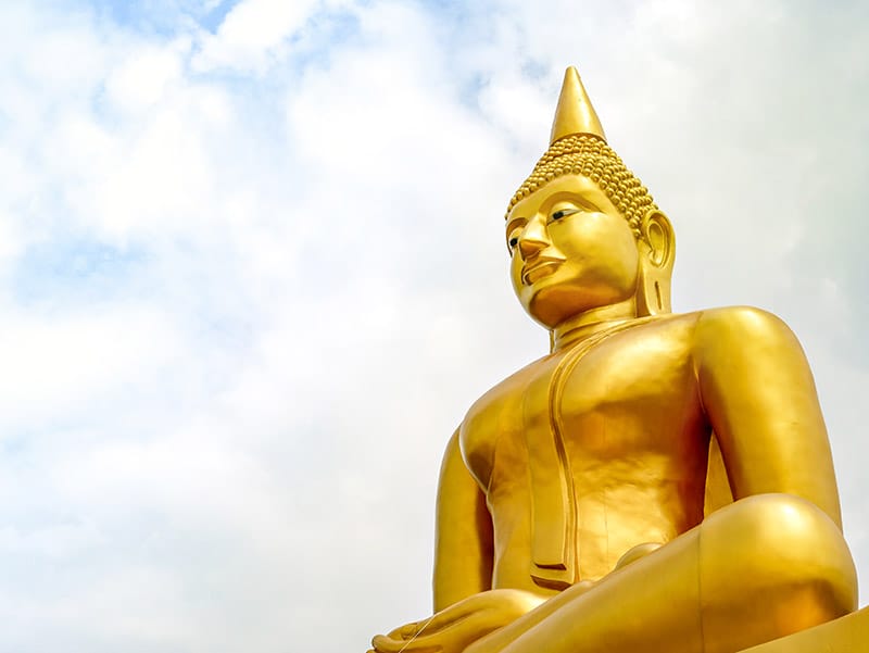 ฝันเห็นพระพุทธรูปองค์ใหญ่สีทอง-"seeing a large golden Buddha statue."