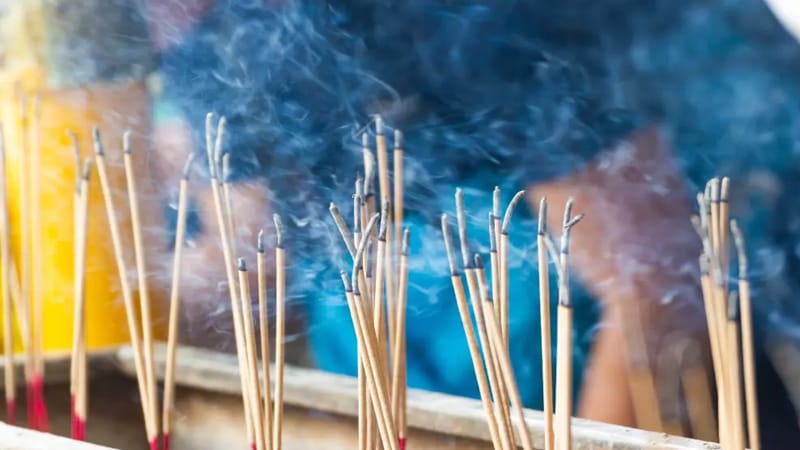 วิธีจุดธูป 16 ดอก-"How to light 16 incense sticks"