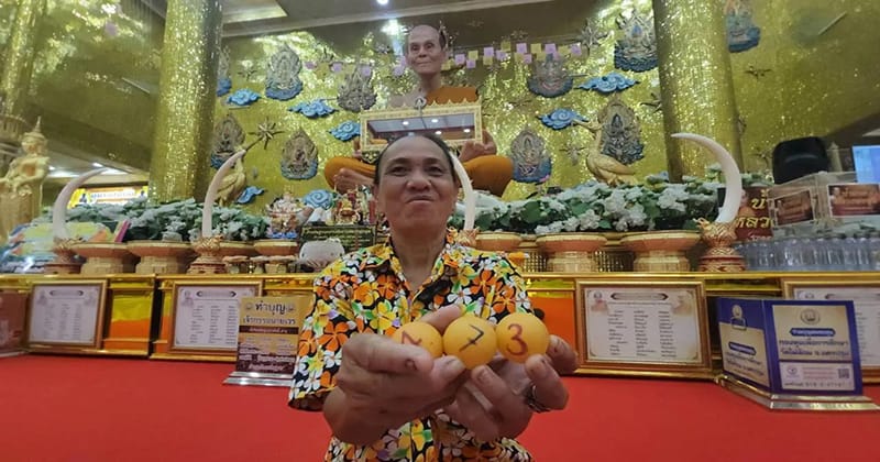 เหรียญหลวงพ่อพูล วัดไผ่ล้อม หลังหนุมาน-"Coin of Luang Phor Pool, Wat Phai Lom, behind Hanuman."